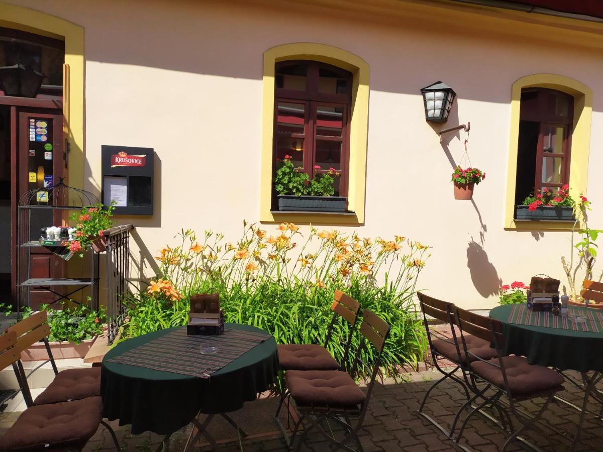 Penzion A Restaurace Nad Hradem Krivoklat Exterior photo