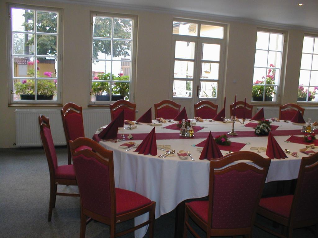 Penzion A Restaurace Nad Hradem Krivoklat Exterior photo