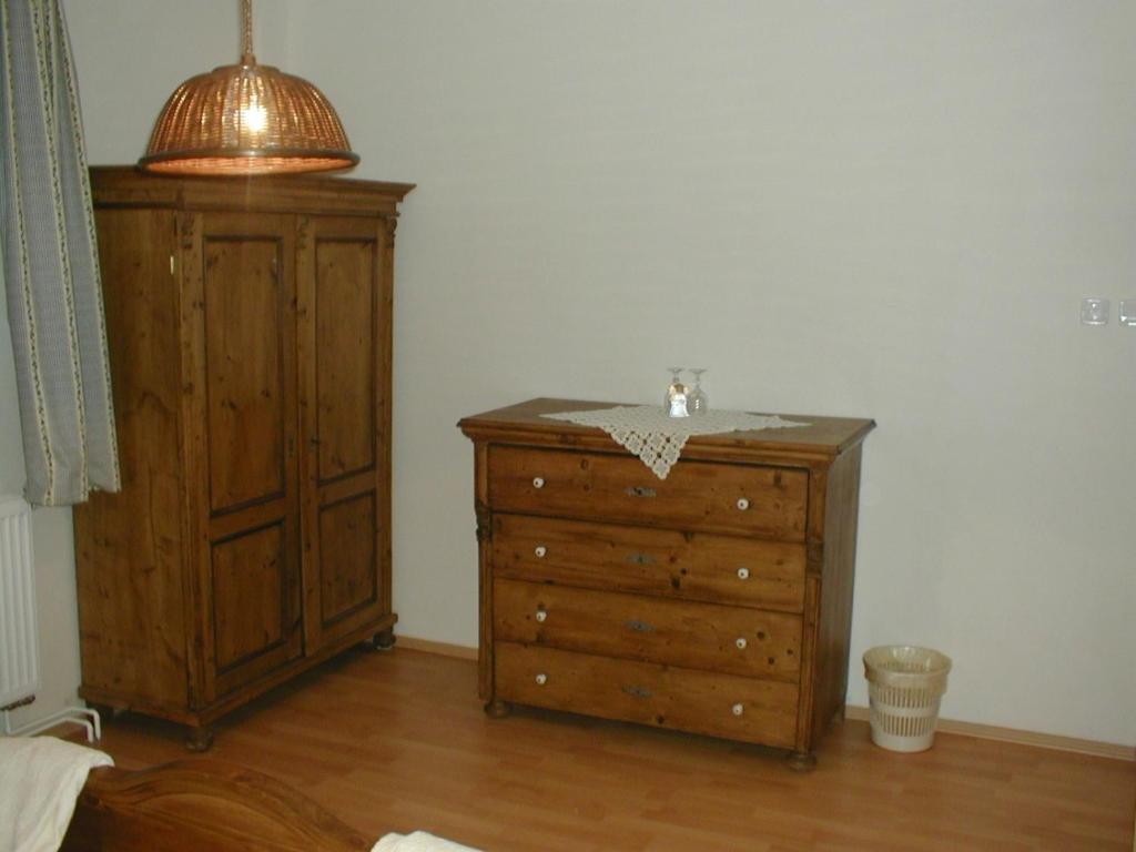 Penzion A Restaurace Nad Hradem Krivoklat Room photo