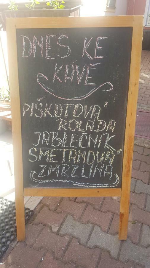 Penzion A Restaurace Nad Hradem Krivoklat Exterior photo